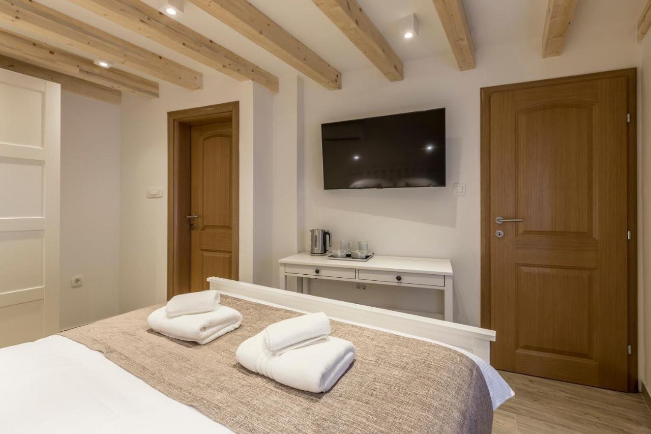 Cosmijeva Luxury Rooms Split Bagian luar foto